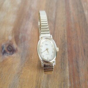 Woman's Vintage Skinny Timex Gold Watch Stretch Bracelet Band Needs Battery
